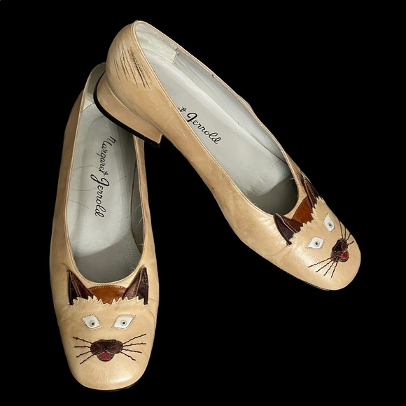 Margaret Jerrold Shoes - Vintage Margaret Jerrold Kitty Cat Heels Black Size 9 M